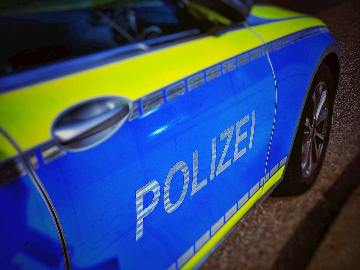 Karlsdorf-Neuthard: Polizei sucht Zeugen nach Verkehrsunfallflucht auf der A5