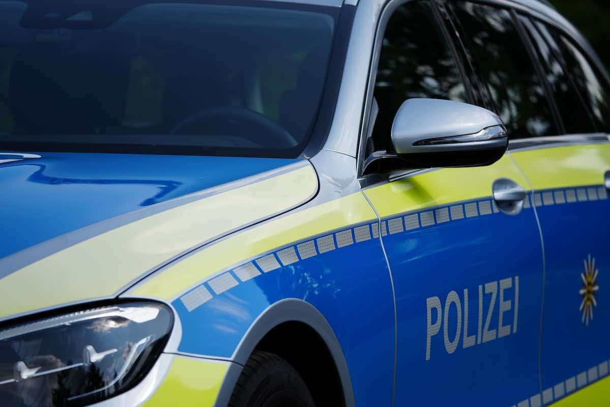 Karlsdorf-Neuthard: 57-Jährige mit spitzem Gegenstand verletzt