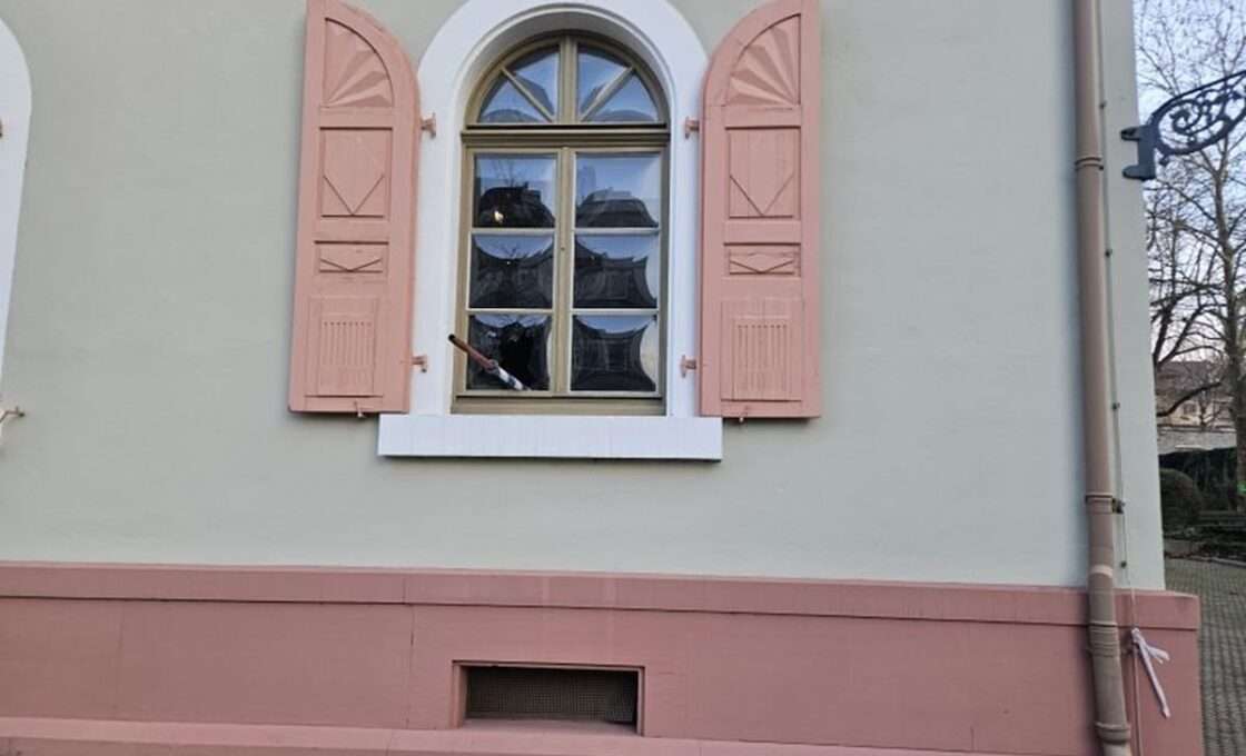 Vandalismus am ehemaligen Gasthaus - Bild: Staatliche Schlösser und Gärten Baden-Württemberg